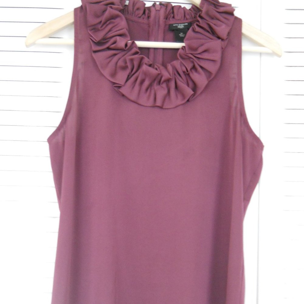 Ann Taylor woman's sleeveless blouse